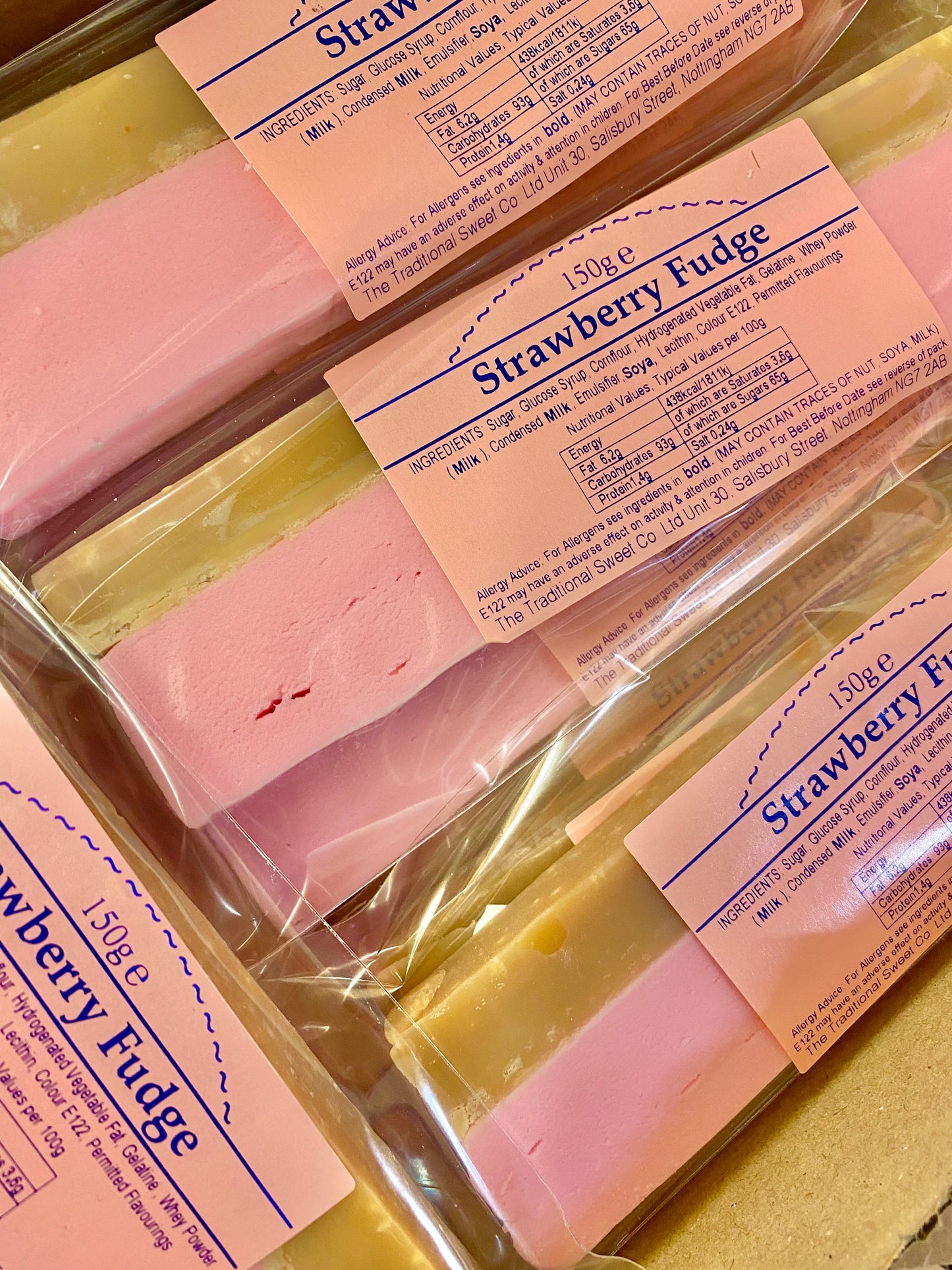Strawberry Fudge Bar 150g