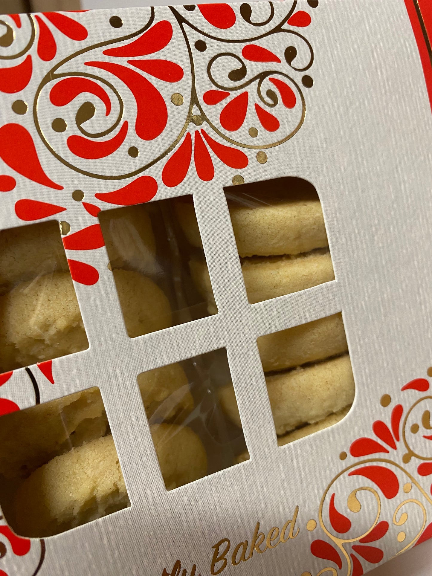 Strawberry & Clotted Cream Shortbread Biscuits